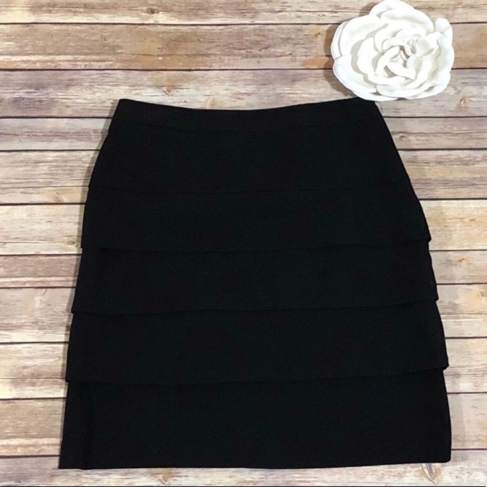 Larry Levine Stretch Ruffle Tier Skirt - size 6